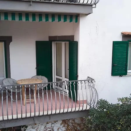 Diamonds House 公寓 *